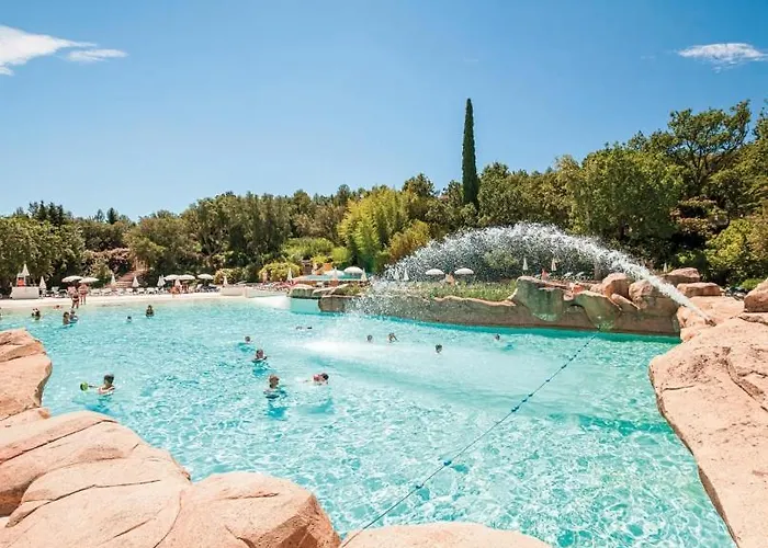 Vue Domaine Les Restanques * غريمو