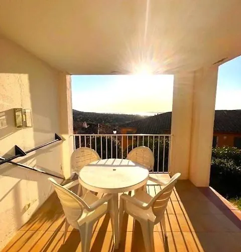 Vue Domaine Les Restanques * غريمو
