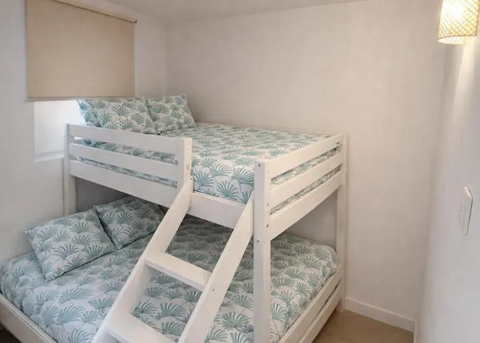 Vue Domaine Les Restanques * غريمو