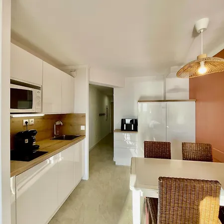 Vue Et Saint-tropez - Domaine Les Restanques A Appartement *